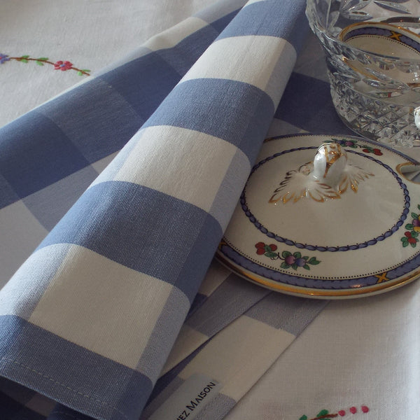 Casual/Smart Dining - Dinner Napkin 100% cotton in Cornflower Blue.